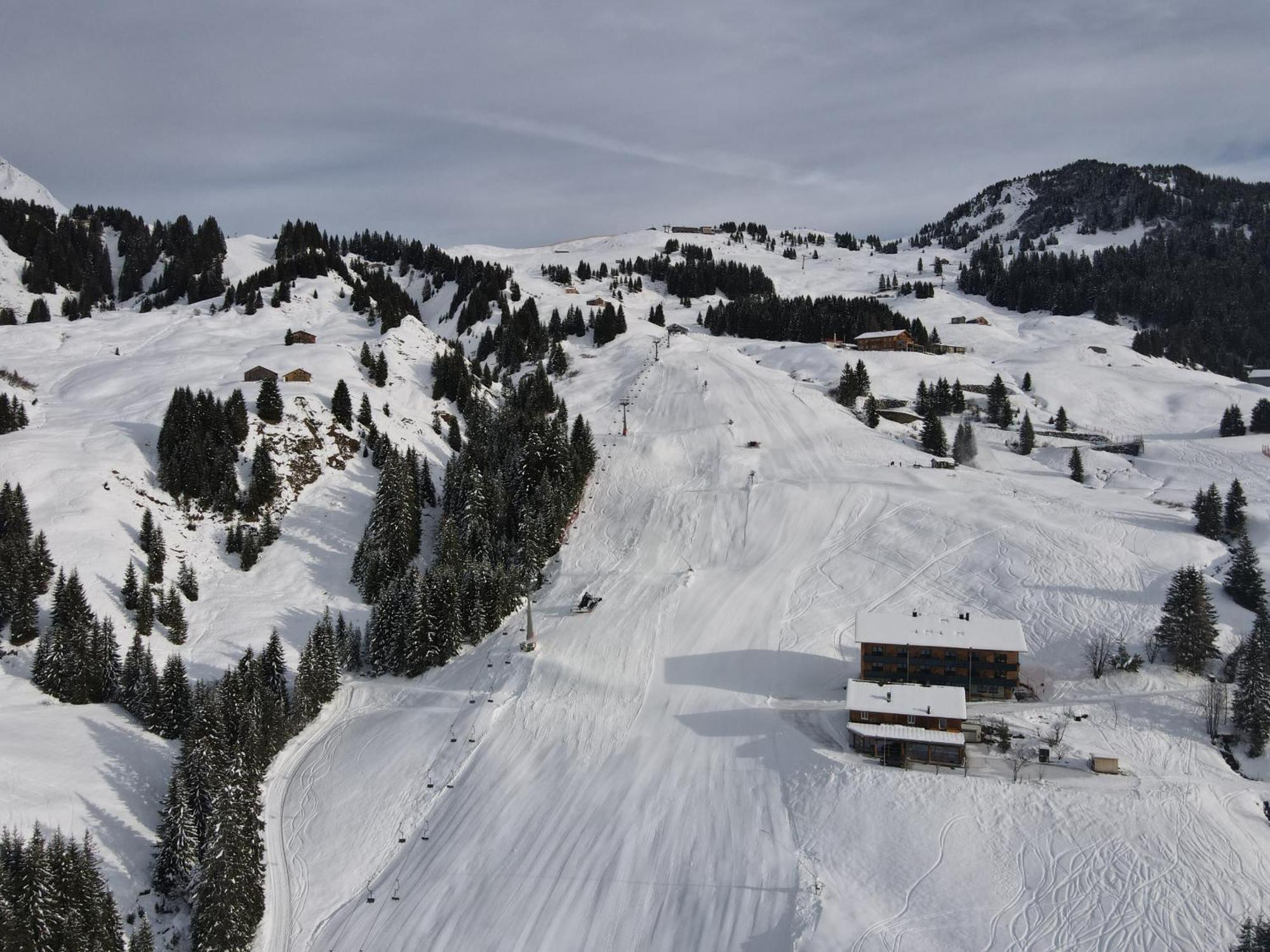 Haus Haemmerle Mit Ski In - Ski Out Villa Damuels Esterno foto